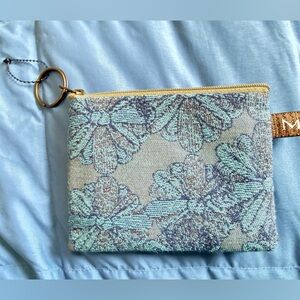 Maruca change holder